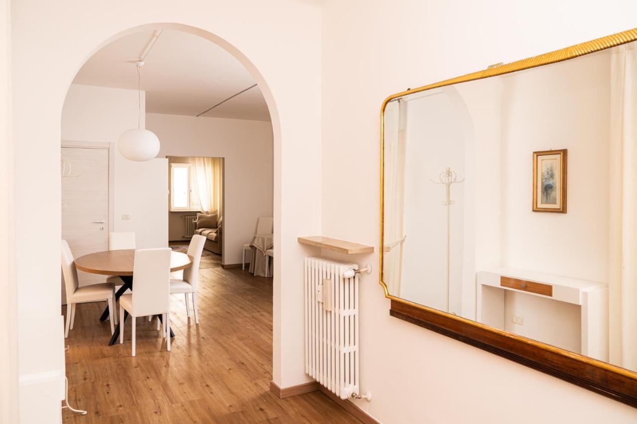 Domus Verona - Elegante Residenza Con Affaccio Su Porta Leoni Extérieur photo